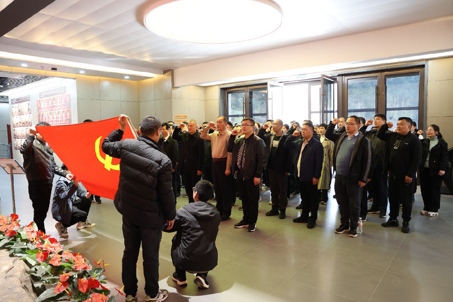 集團赴徂徠山：重溫革命歷史，共筑愛國情懷