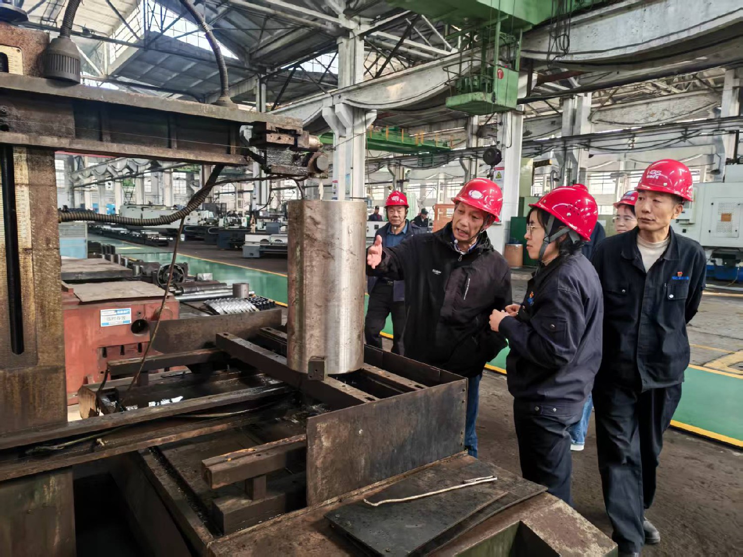 魯機(jī)公司考察團(tuán)赴舞鋼集團(tuán)開展專項(xiàng)考察交流